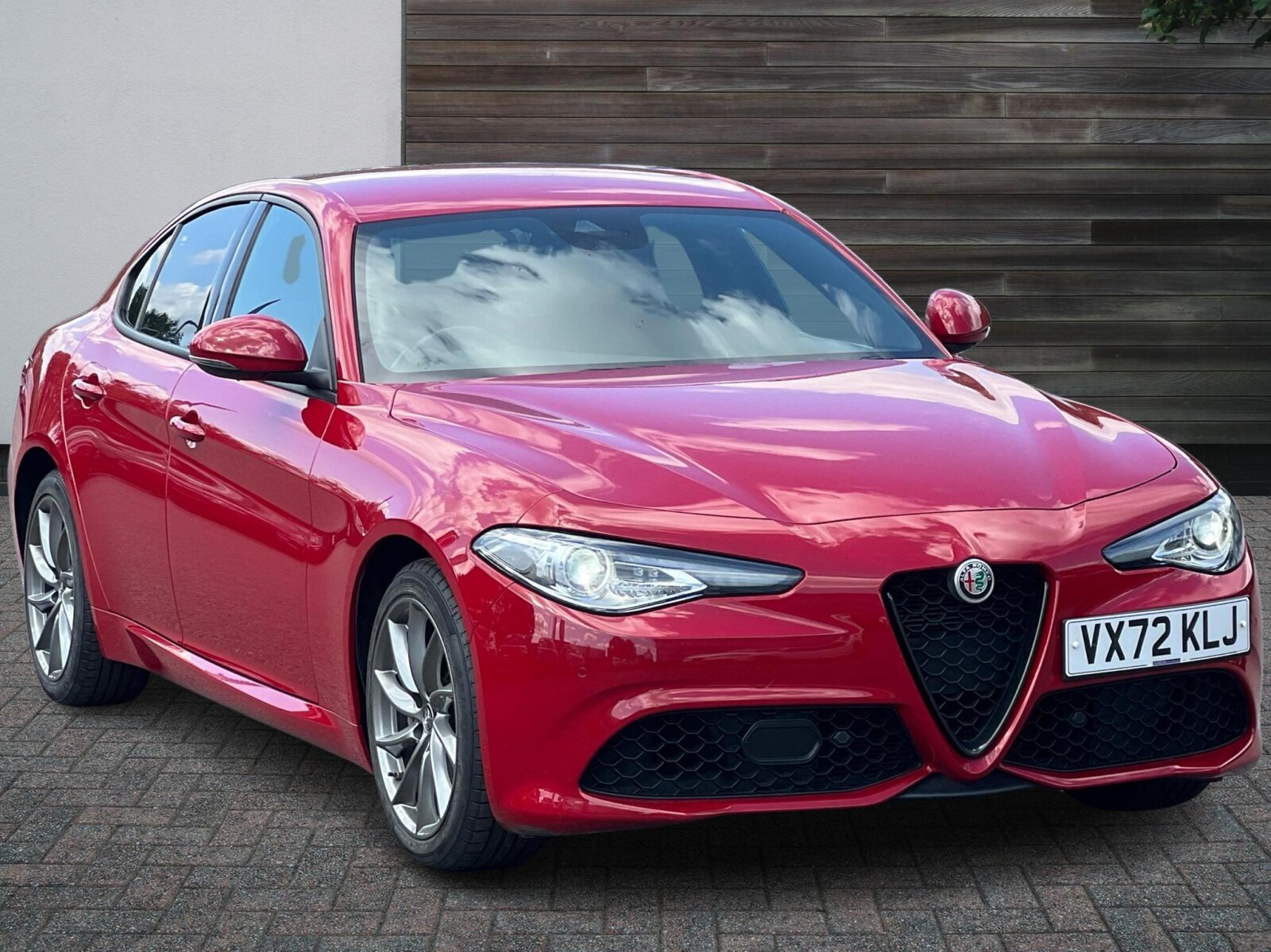 Main listing image - Alfa Romeo Giulia