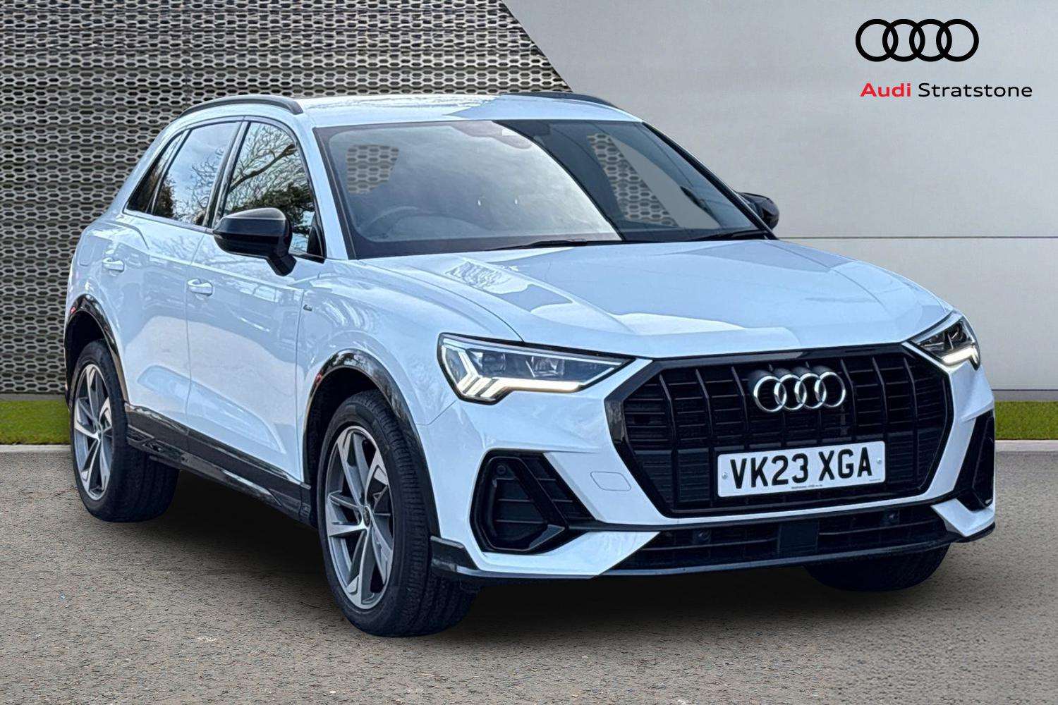 Main listing image - Audi Q3