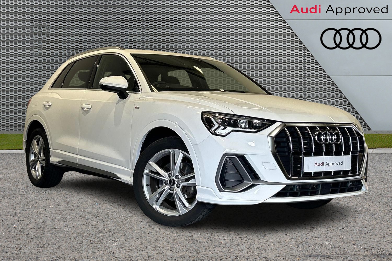 Main listing image - Audi Q3