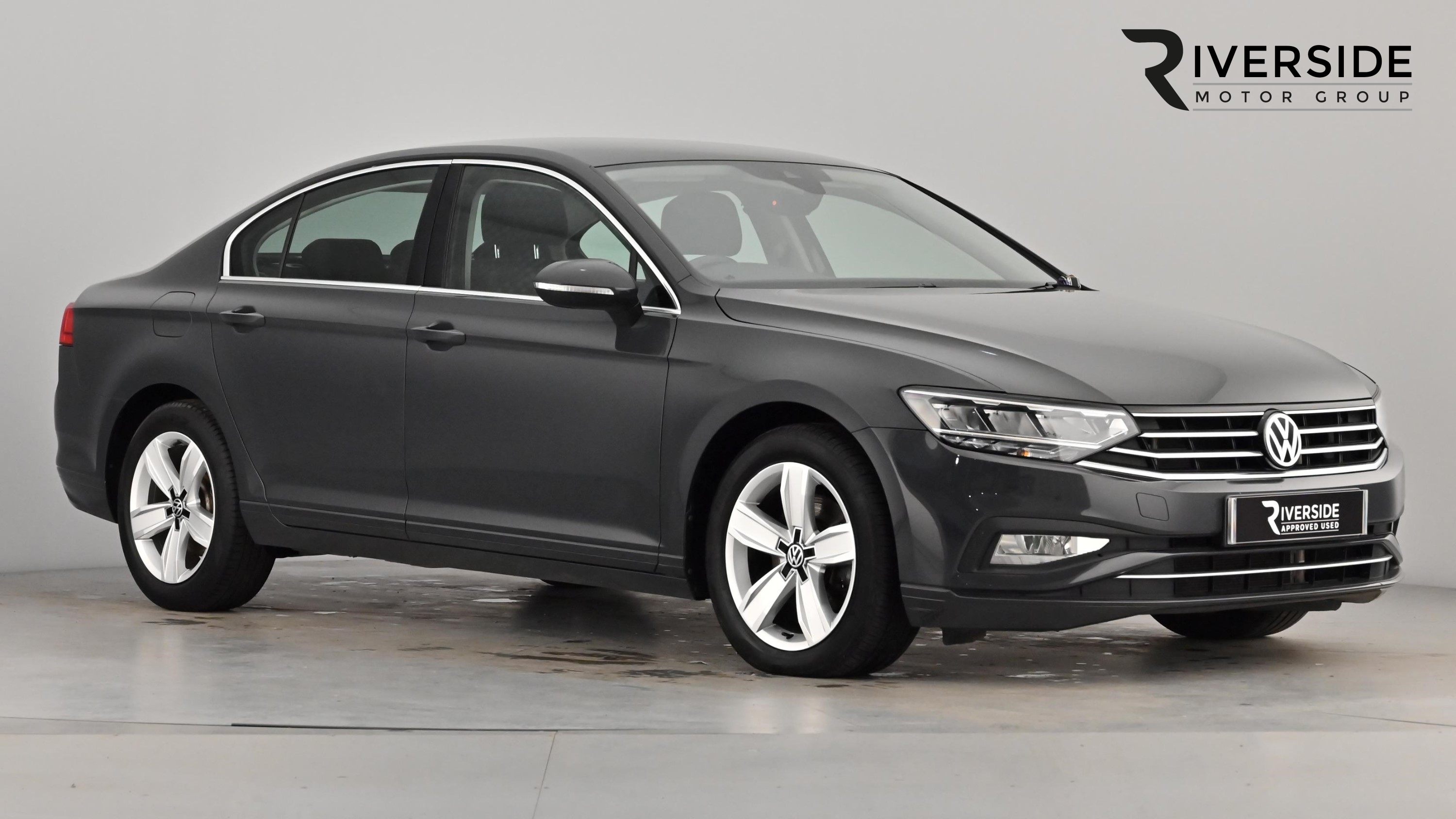 Main listing image - Volkswagen Passat