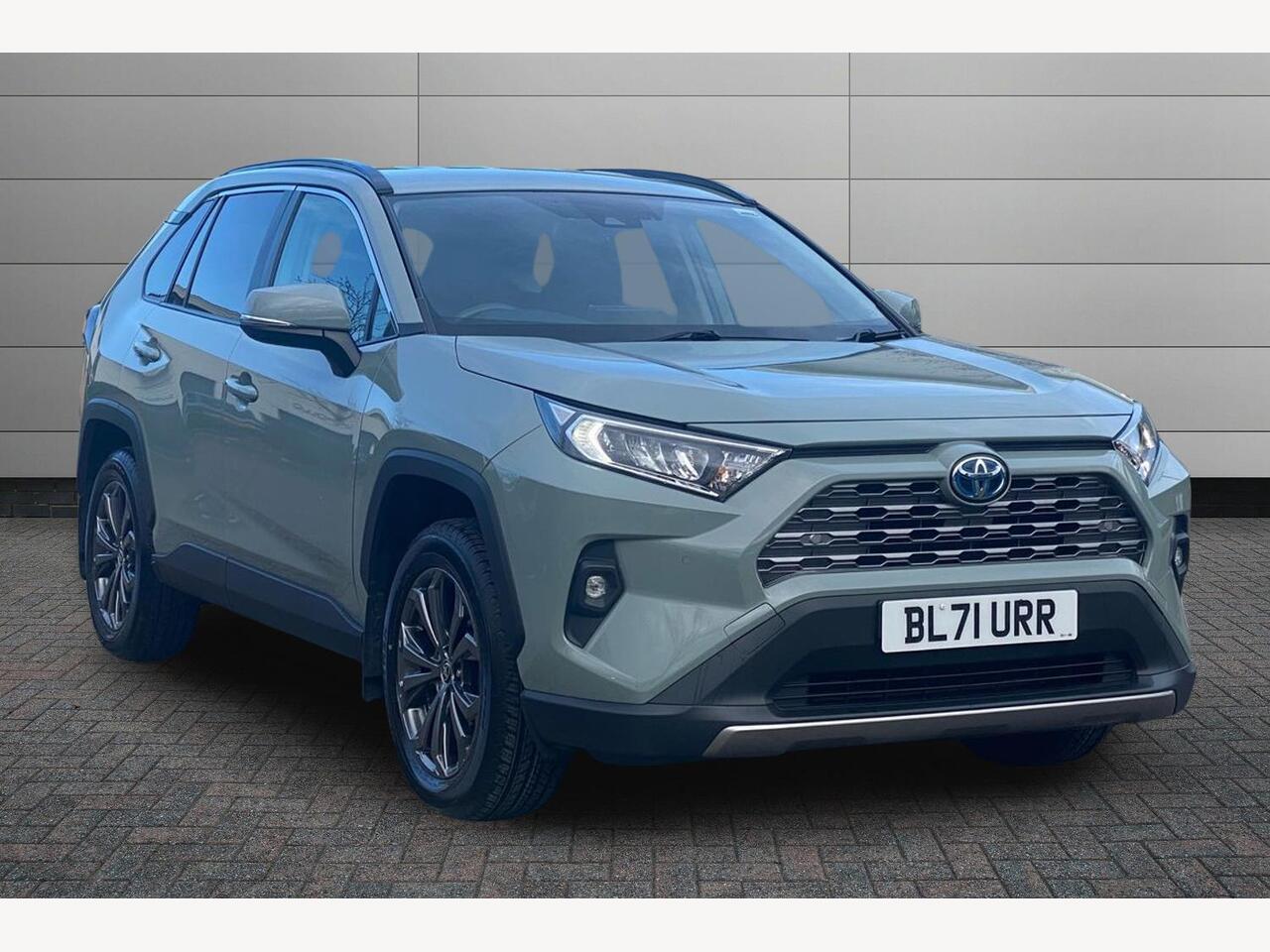 Main listing image - Toyota RAV4