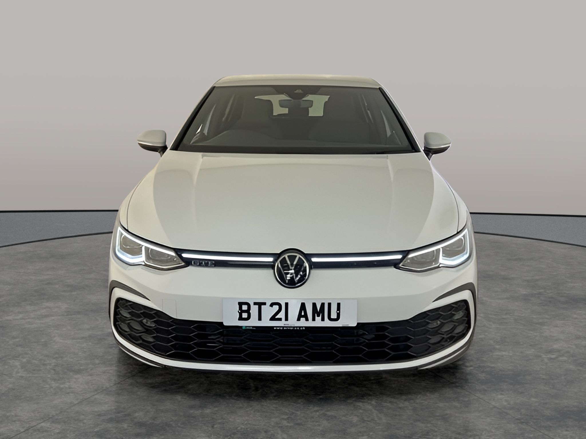 Main listing image - Volkswagen Golf GTE