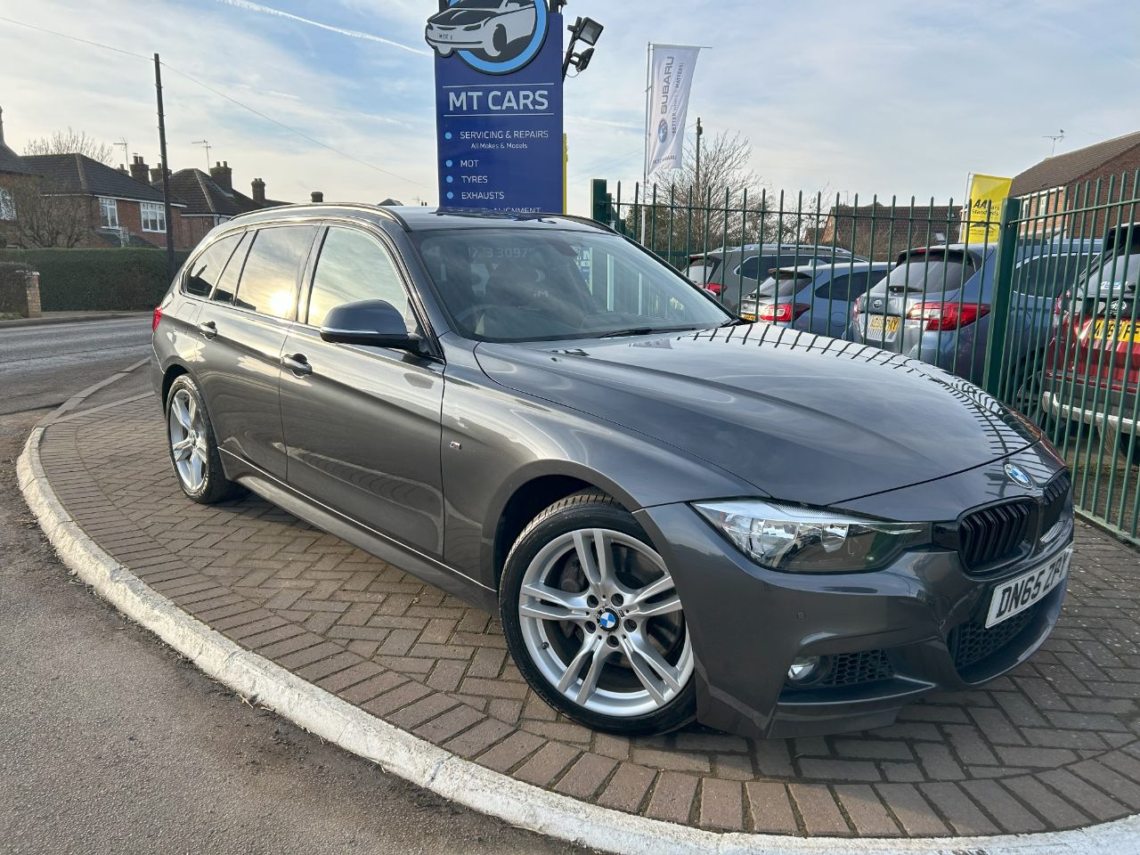 Main listing image - BMW 3 Series Touring