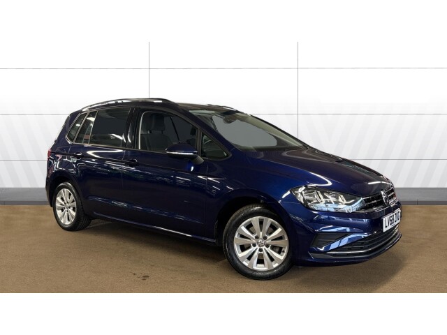 Main listing image - Volkswagen Golf SV