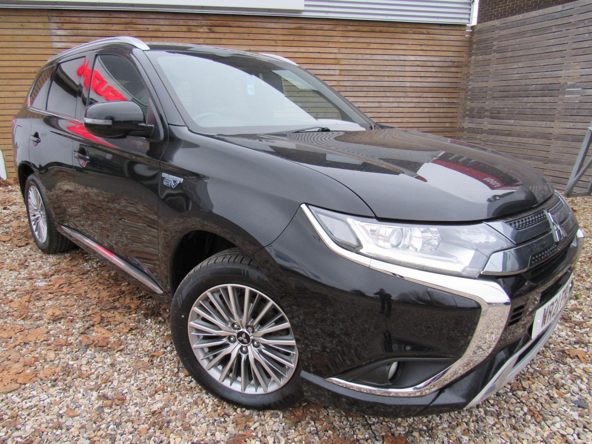 Main listing image - Mitsubishi Outlander