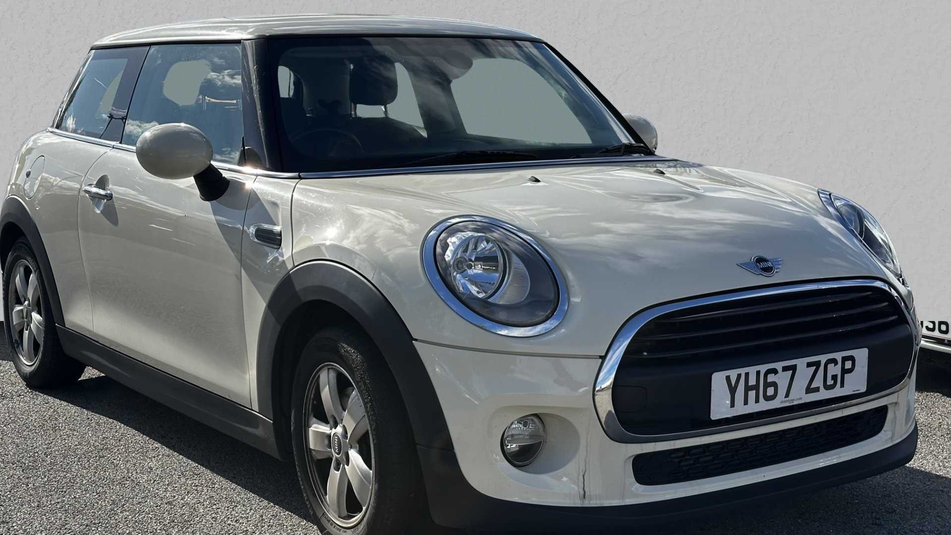 Main listing image - MINI Hatchback