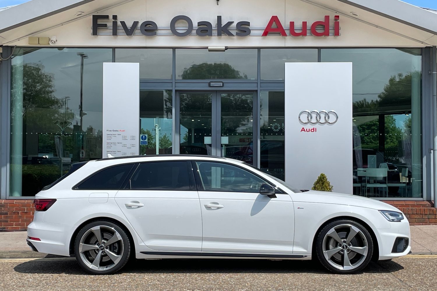 Main listing image - Audi A4 Avant