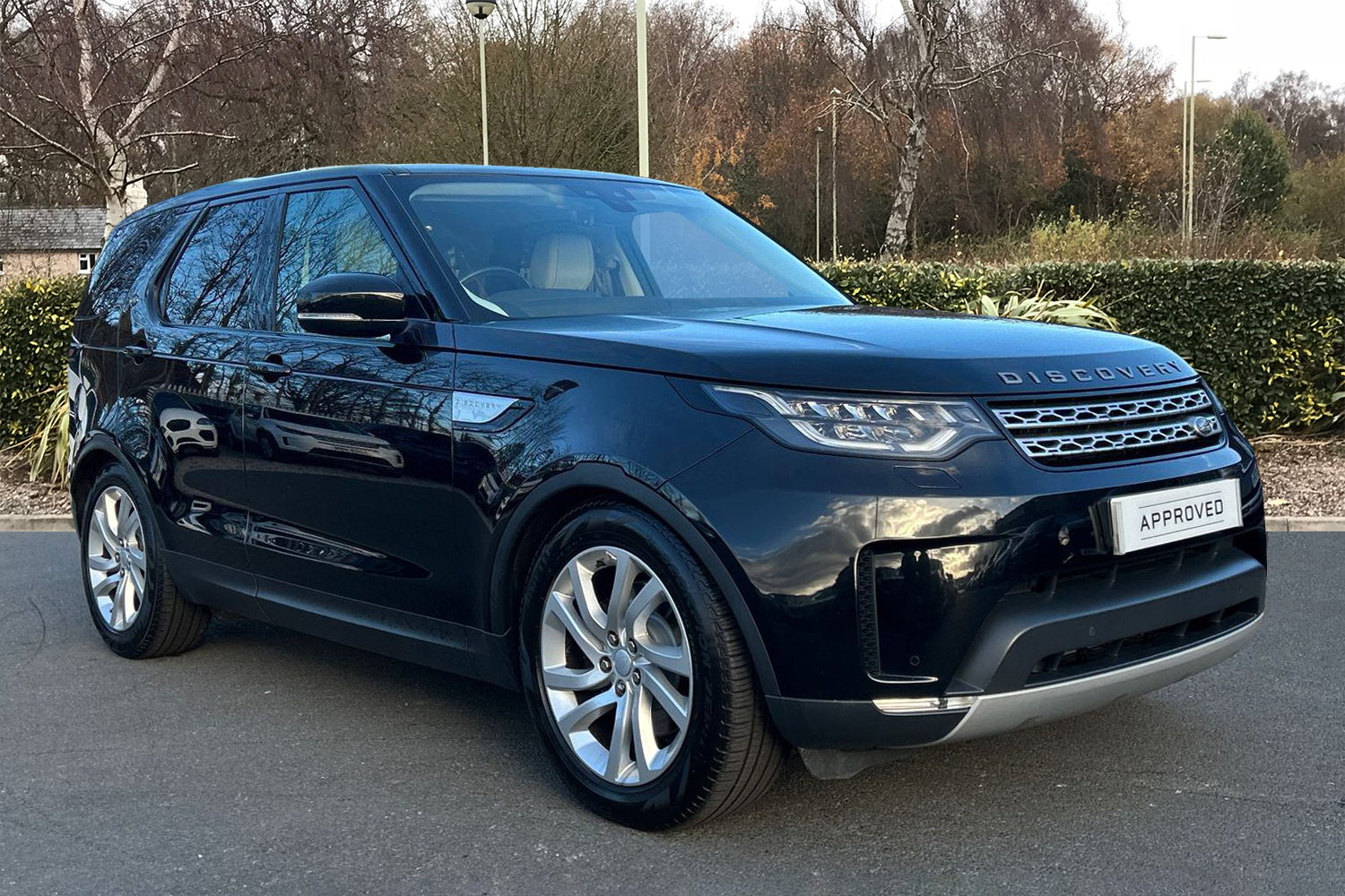 Main listing image - Land Rover Discovery