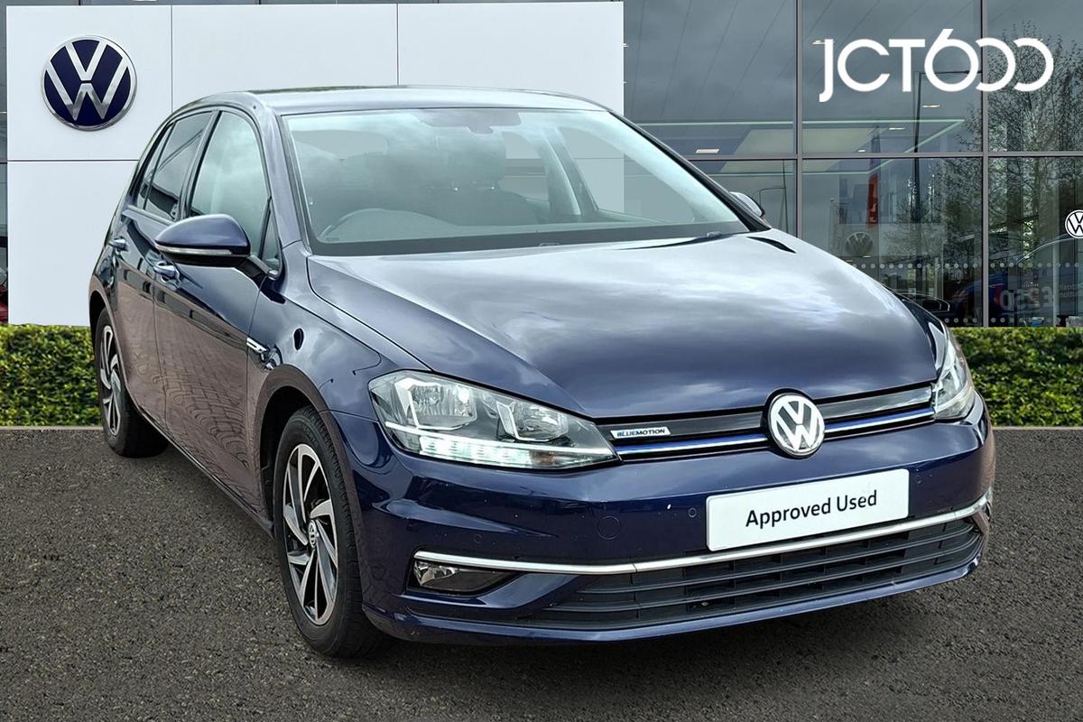 Main listing image - Volkswagen Golf