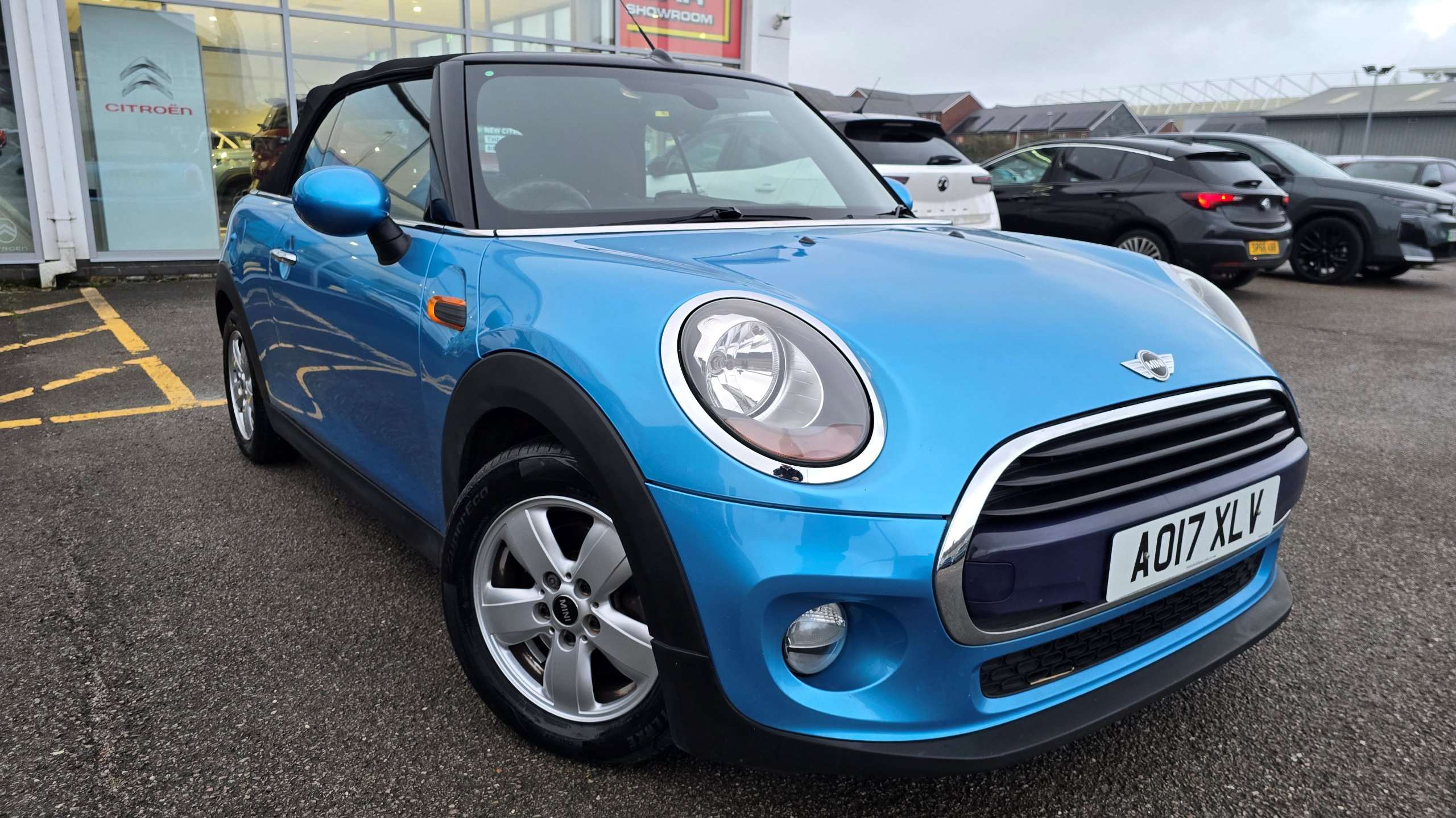 Main listing image - MINI Convertible