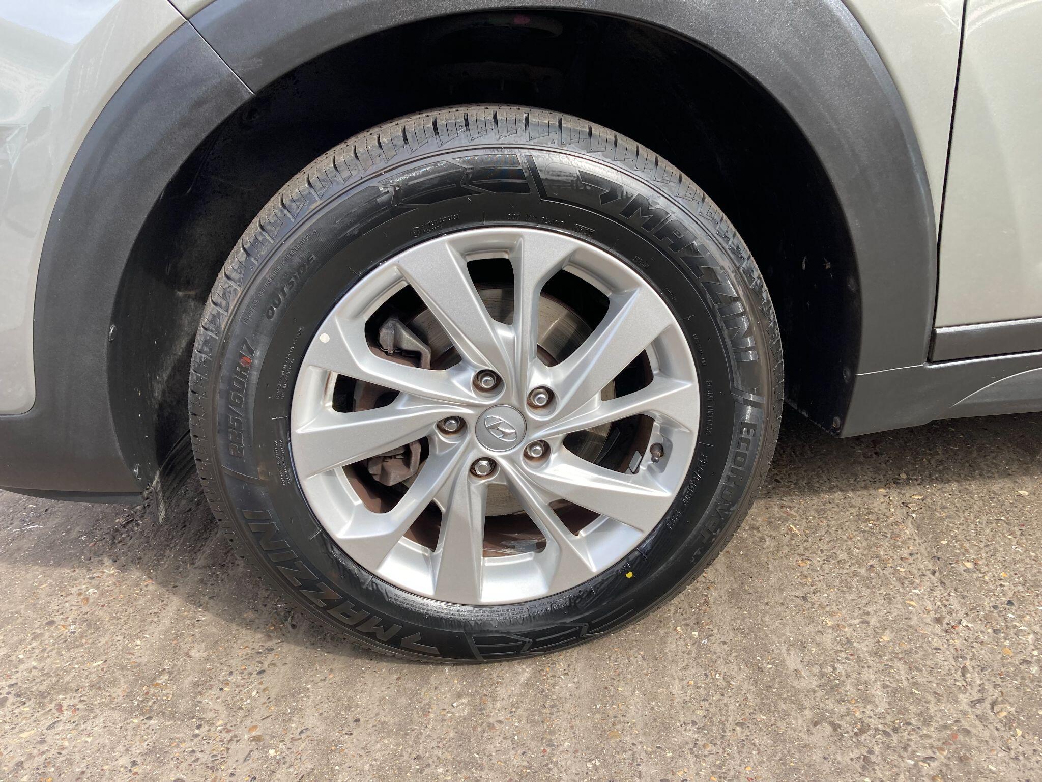 Main listing image - Hyundai Tucson