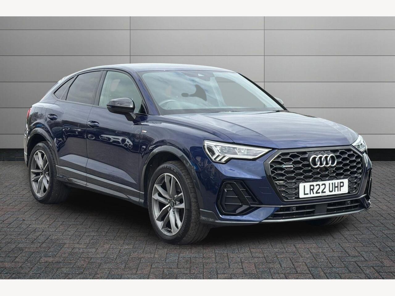 Main listing image - Audi Q3