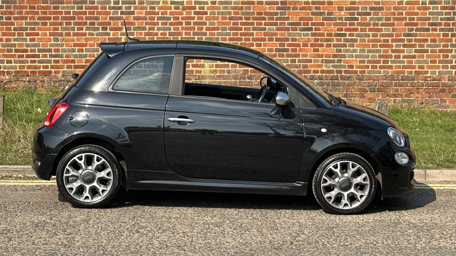 Main listing image - Fiat 500