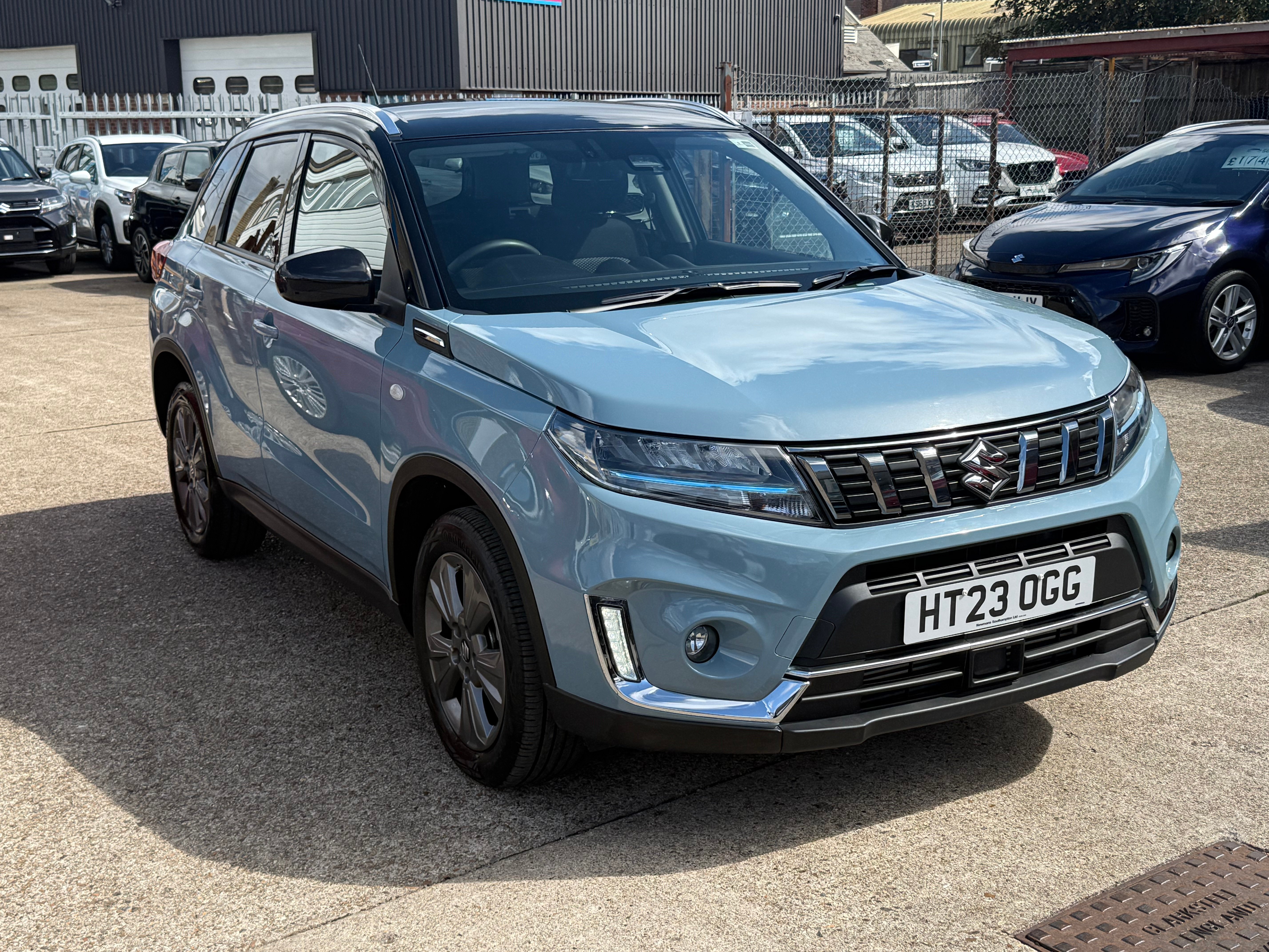 Main listing image - Suzuki Vitara