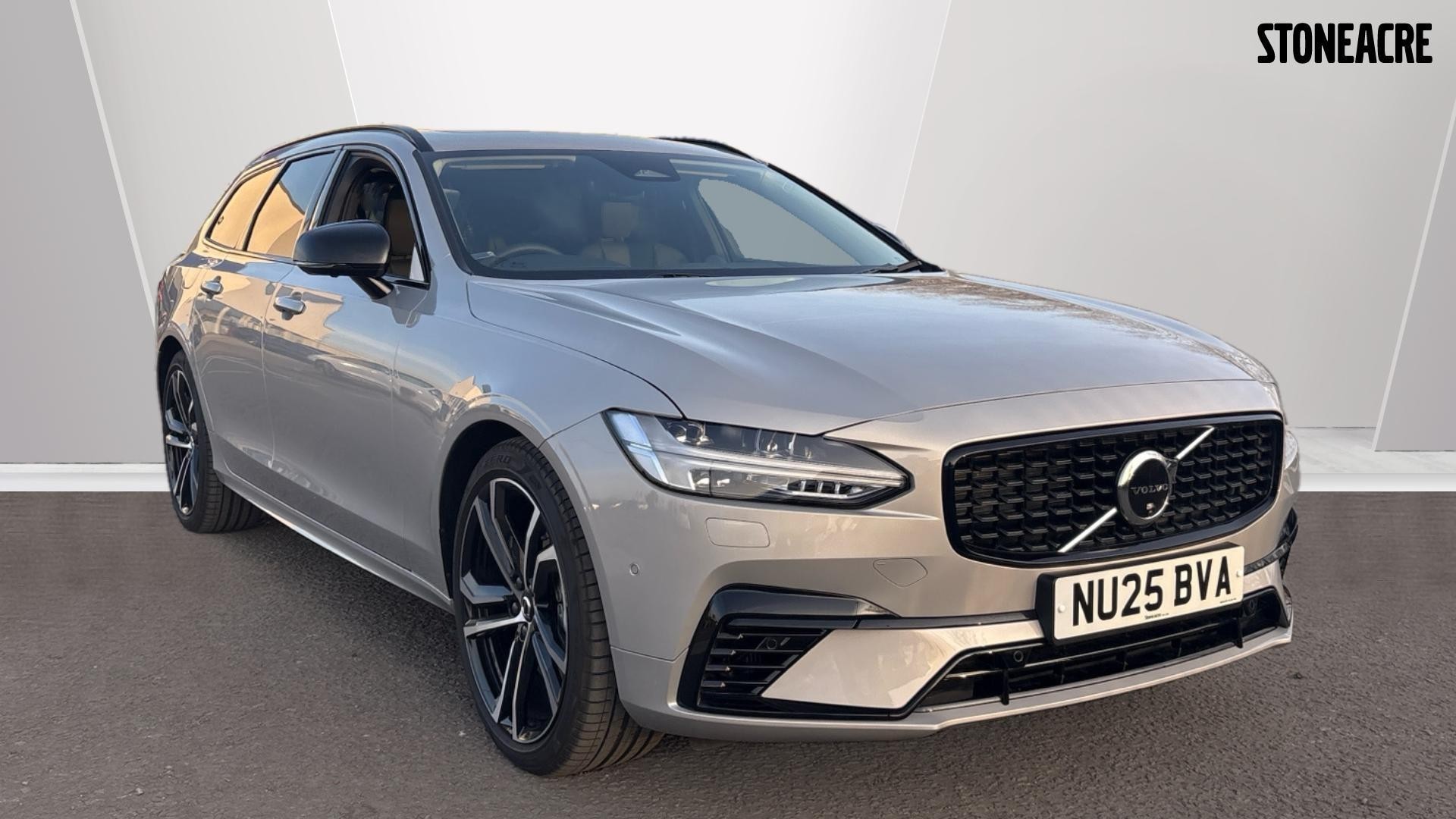 Main listing image - Volvo V90