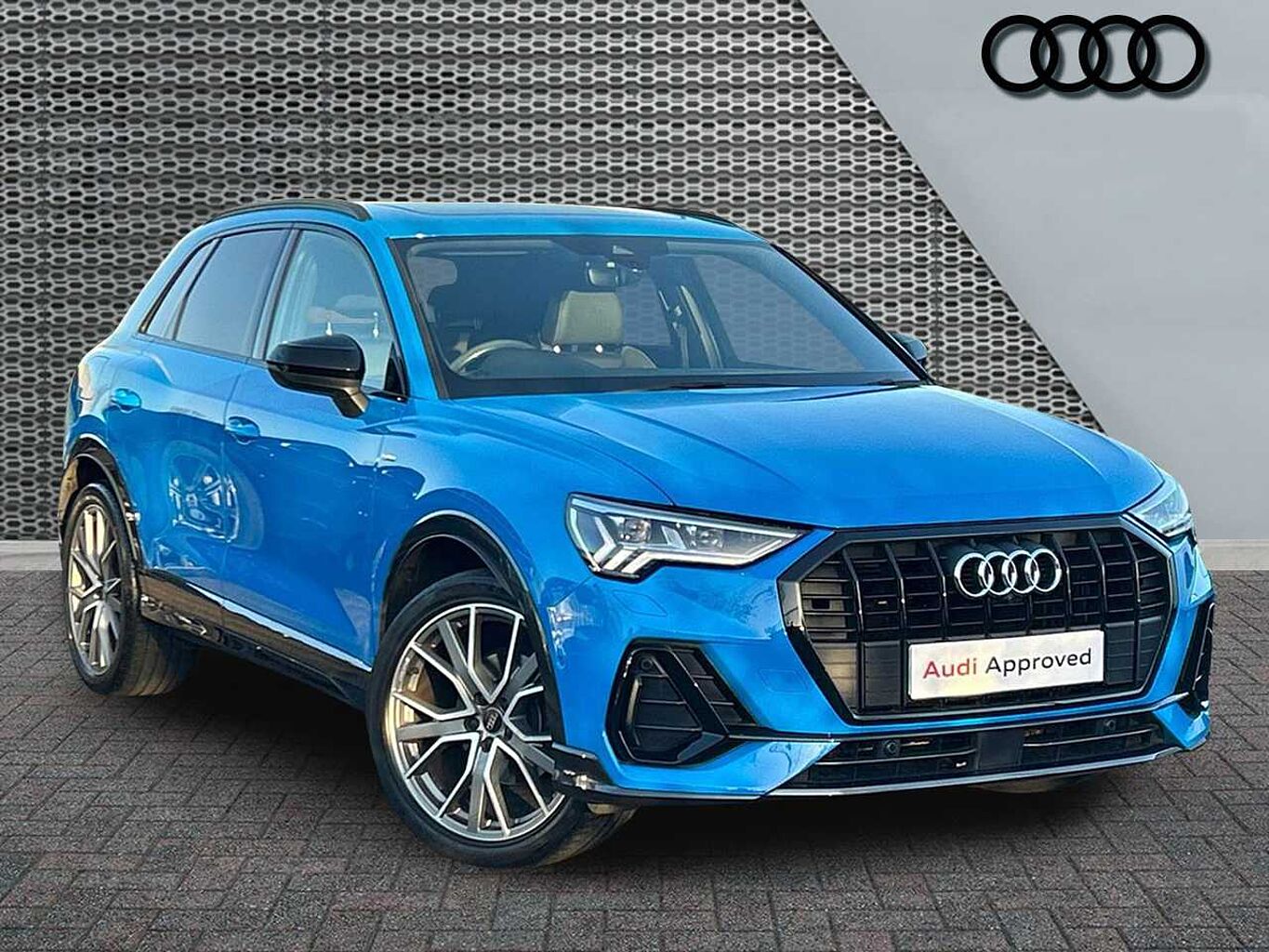 Main listing image - Audi Q3