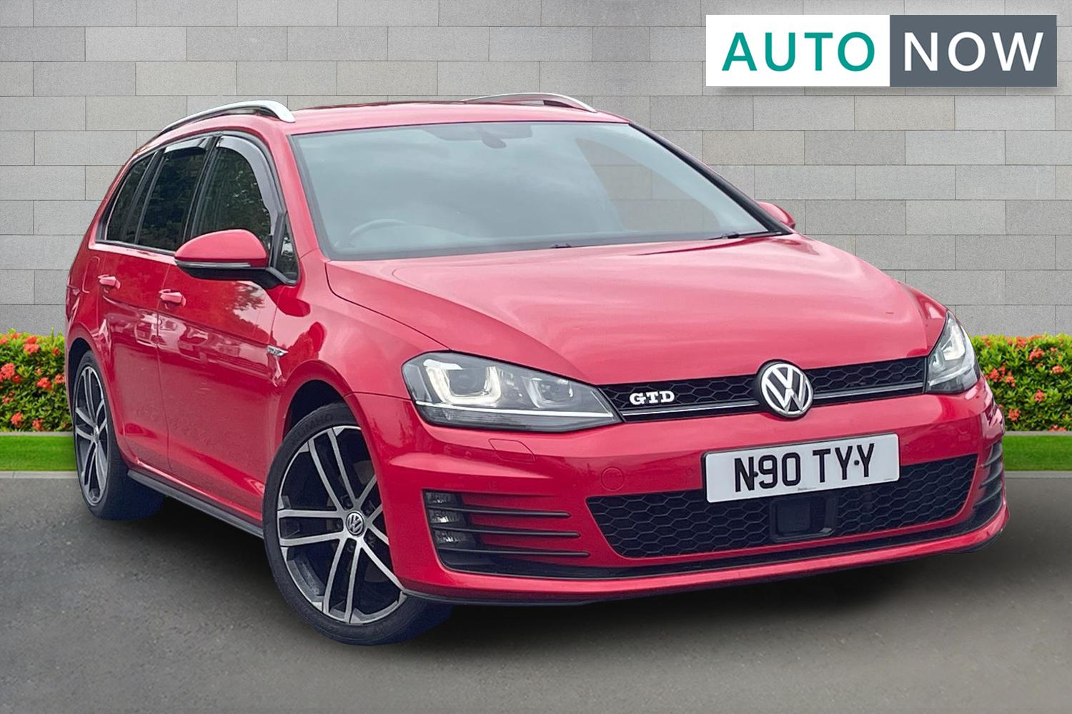 Main listing image - Volkswagen Golf