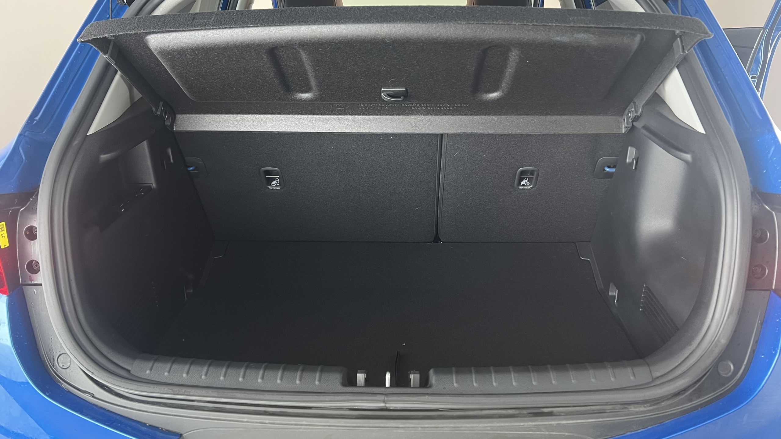 Main listing image - Kia Stonic