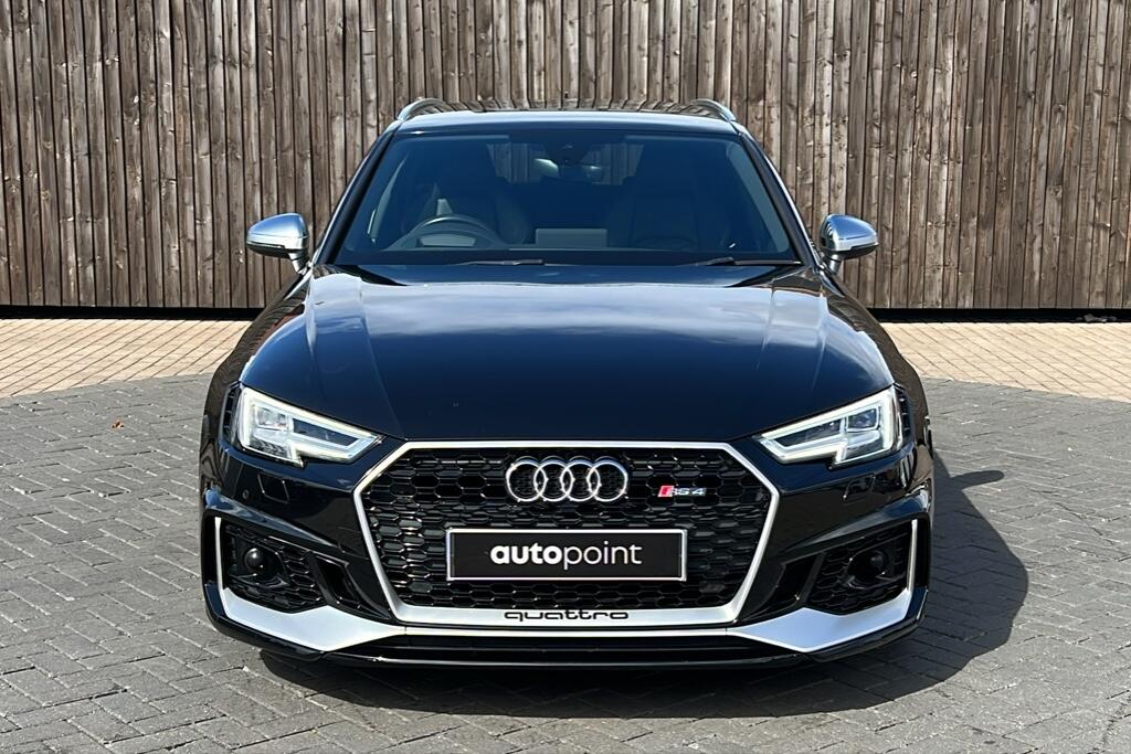 Main listing image - Audi RS4