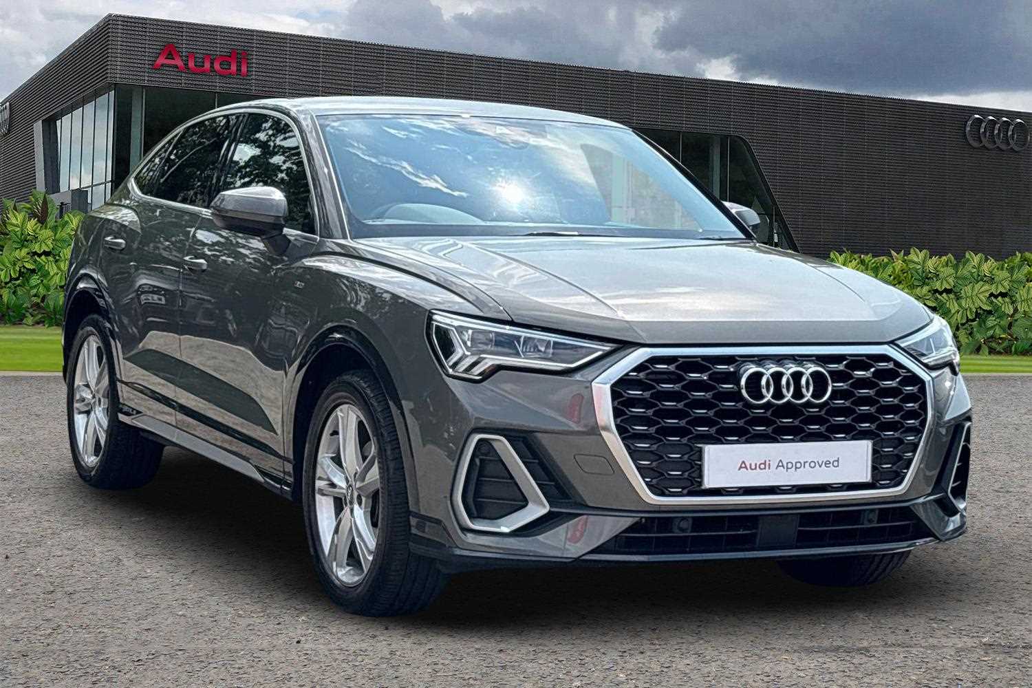 Main listing image - Audi Q3