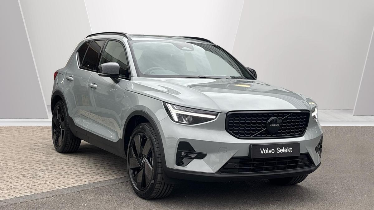 Main listing image - Volvo XC40