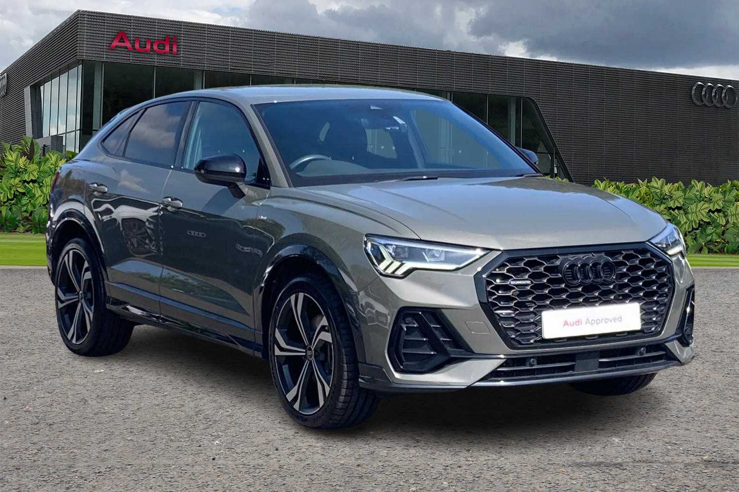 Main listing image - Audi Q3