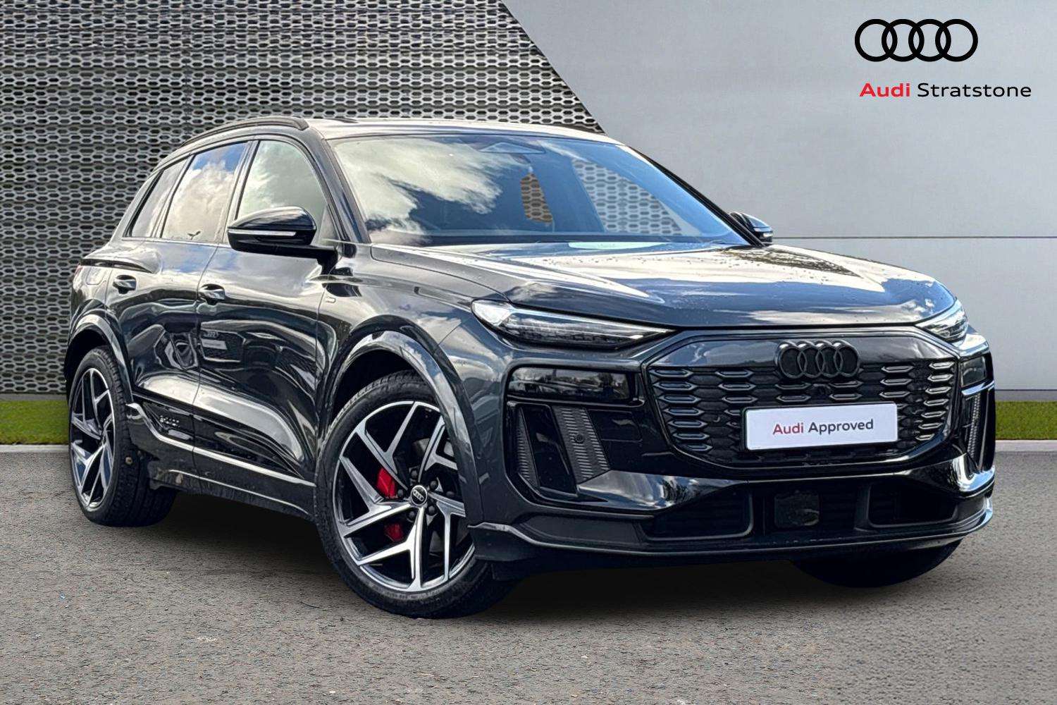 Main listing image - Audi Q6 e-tron