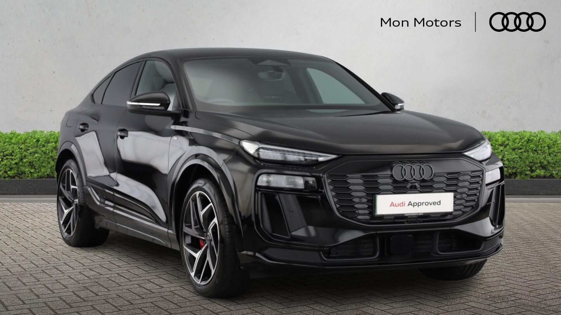Main listing image - Audi Q6
