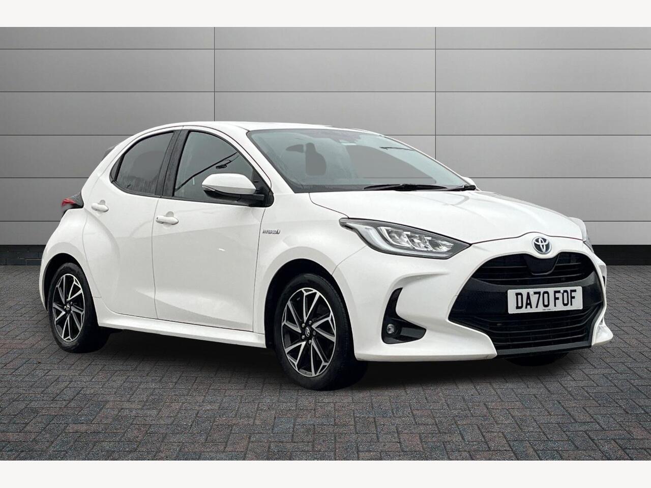 Main listing image - Toyota Yaris