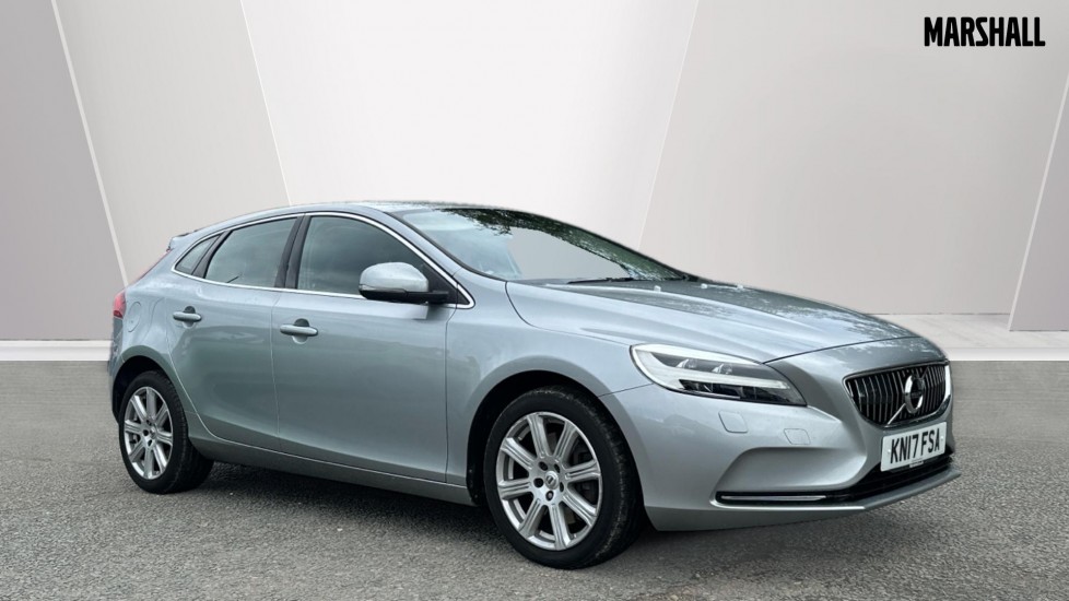 Main listing image - Volvo V40
