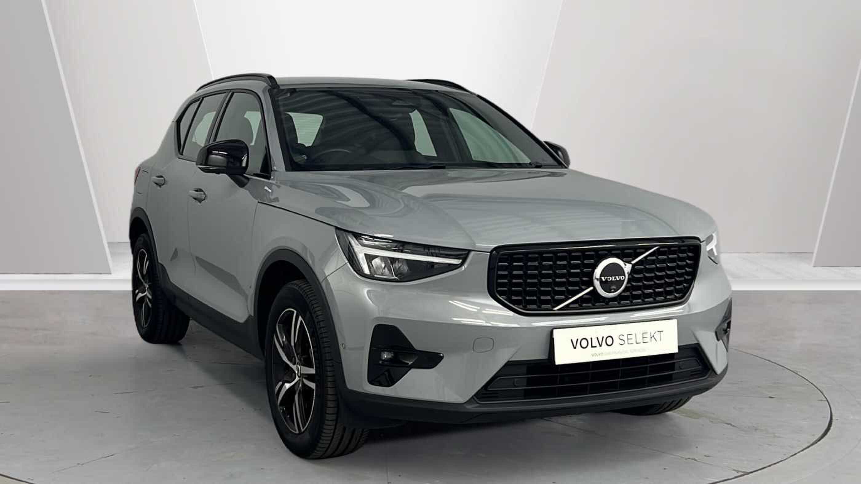 Main listing image - Volvo XC40