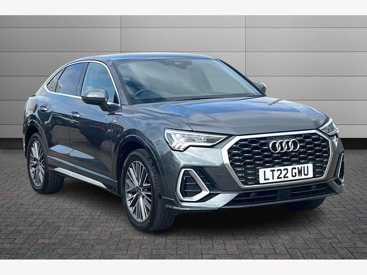 Main listing image - Audi Q3