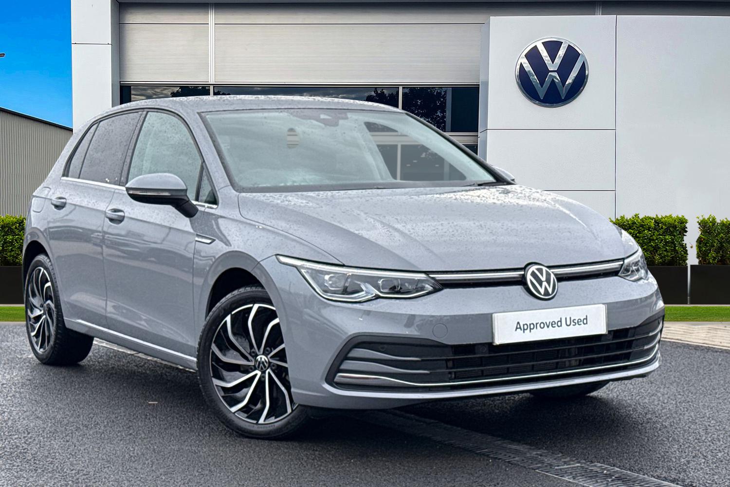 Main listing image - Volkswagen Golf