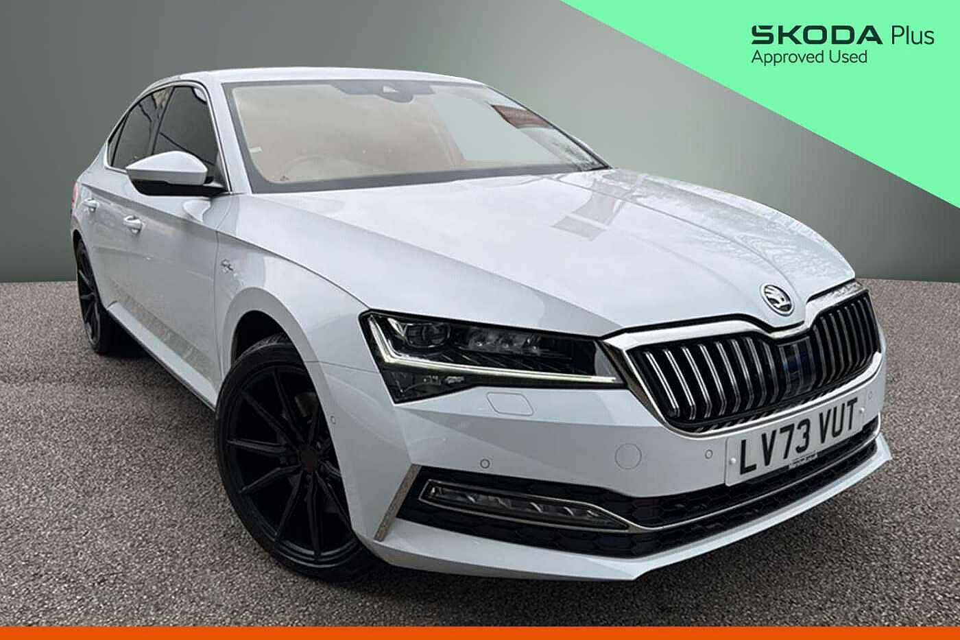 Main listing image - Skoda Superb