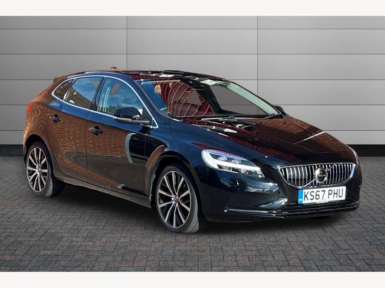 Main listing image - Volvo V40