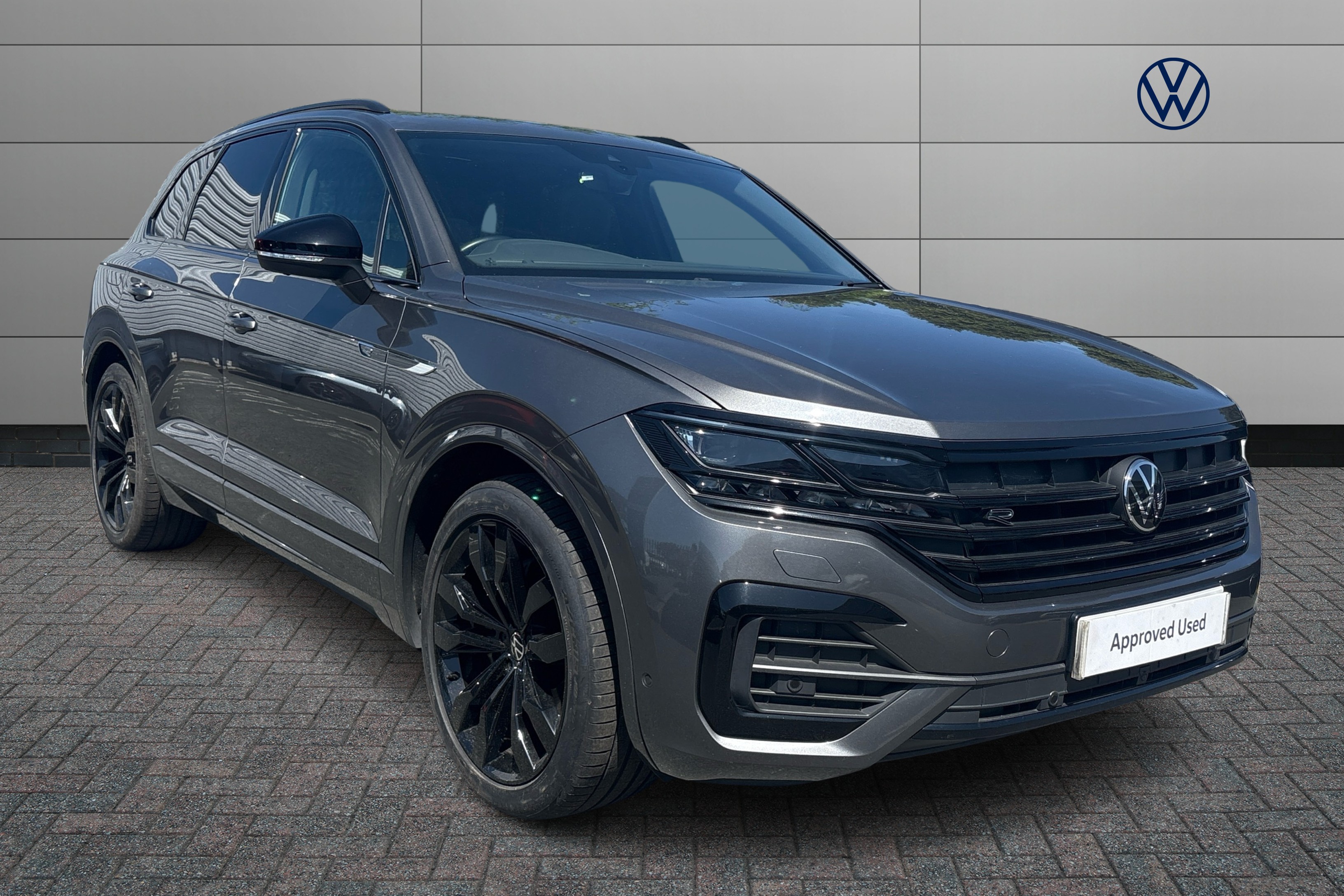 Main listing image - Volkswagen Touareg