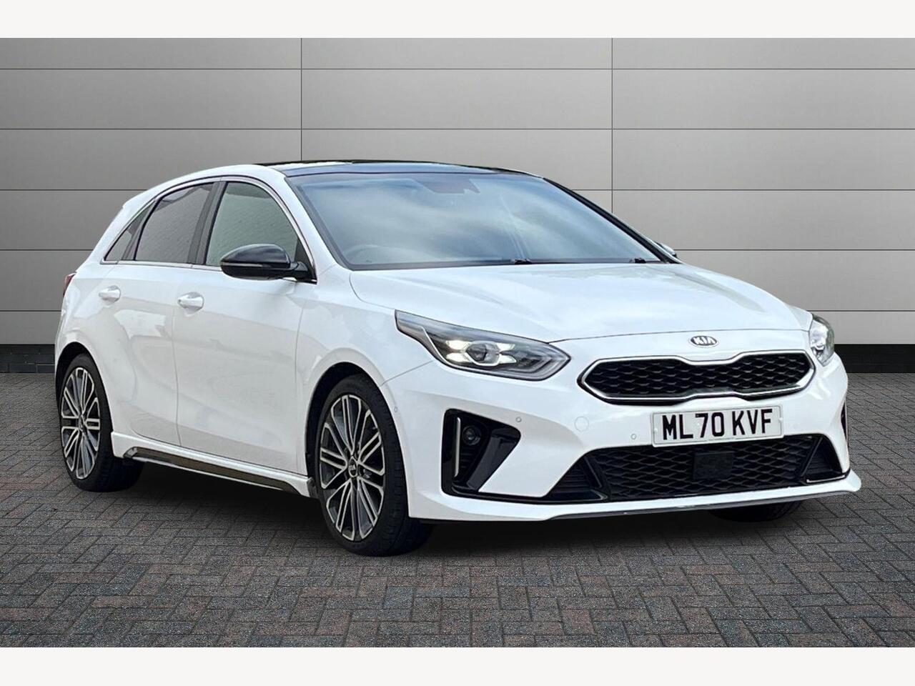 Main listing image - Kia Ceed