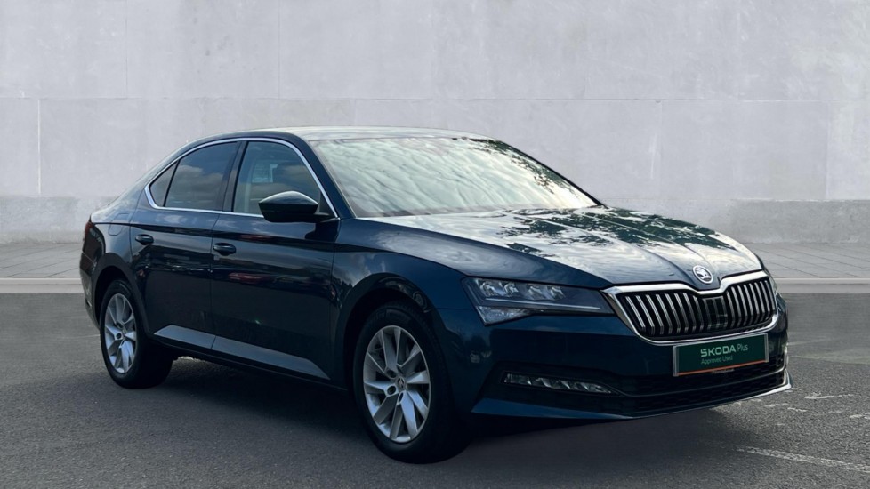 Main listing image - Skoda Superb