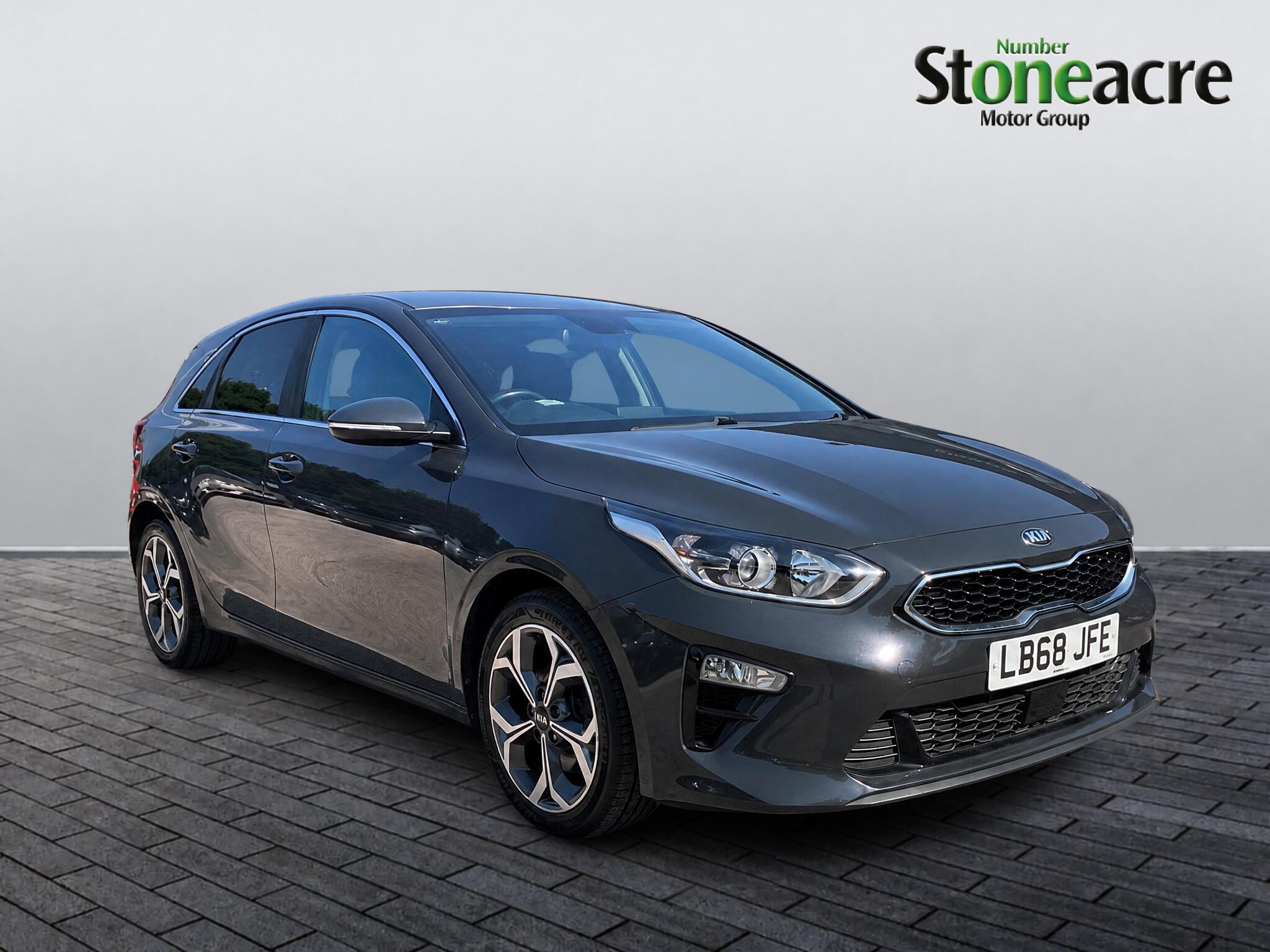 Main listing image - Kia Ceed
