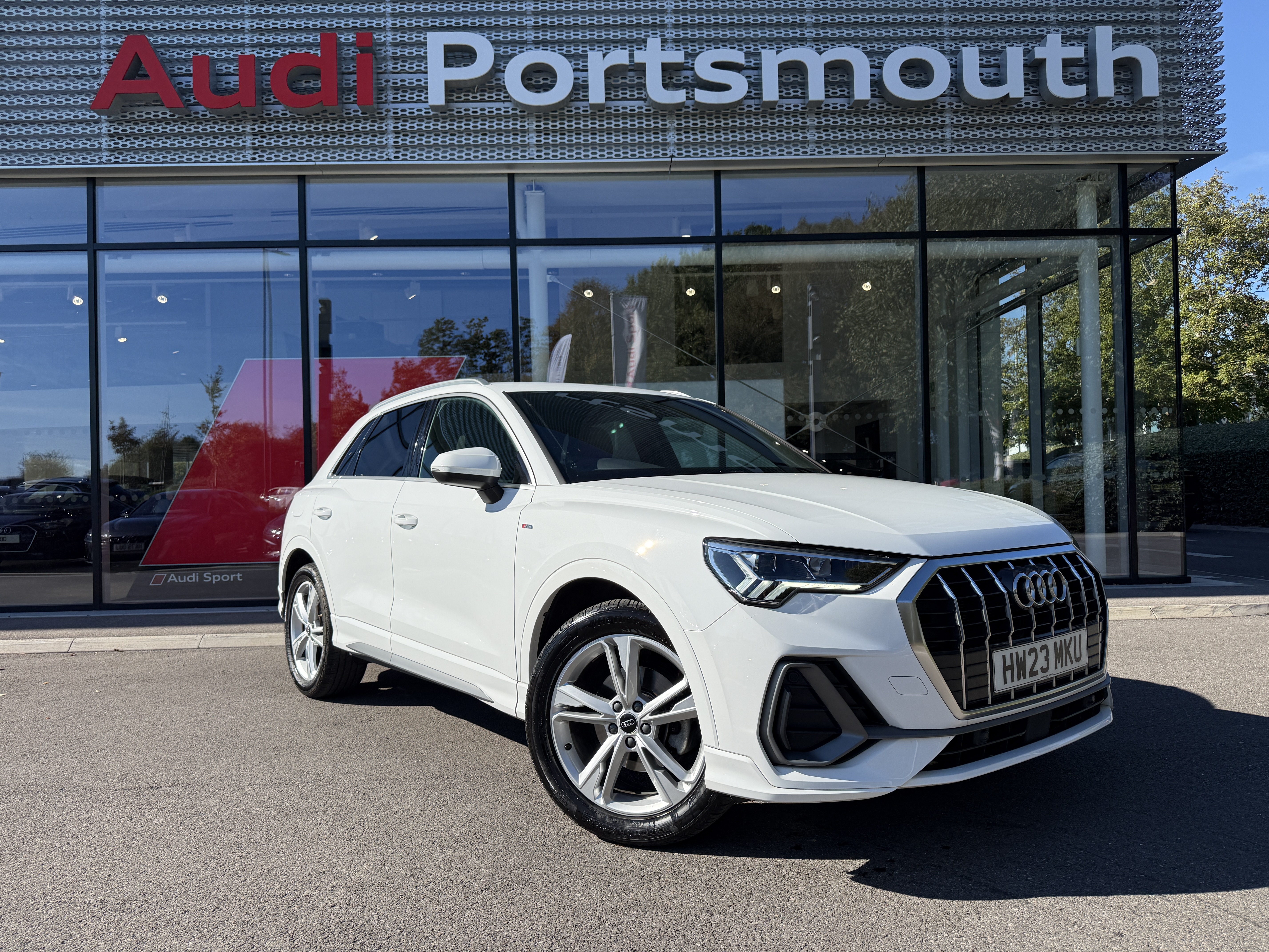Main listing image - Audi Q3
