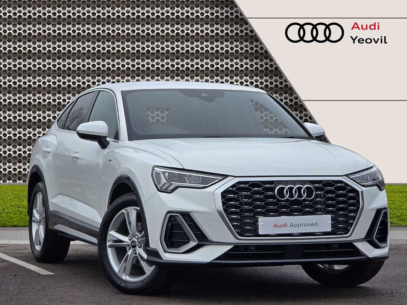 Main listing image - Audi Q3