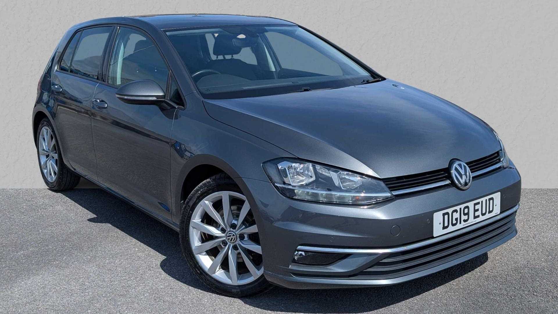 Main listing image - Volkswagen Golf