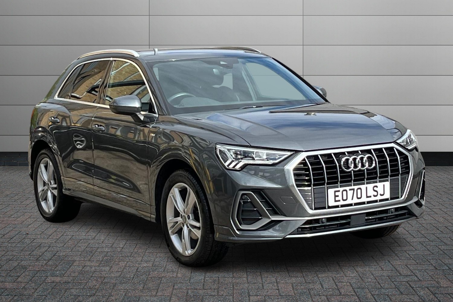 Main listing image - Audi Q3