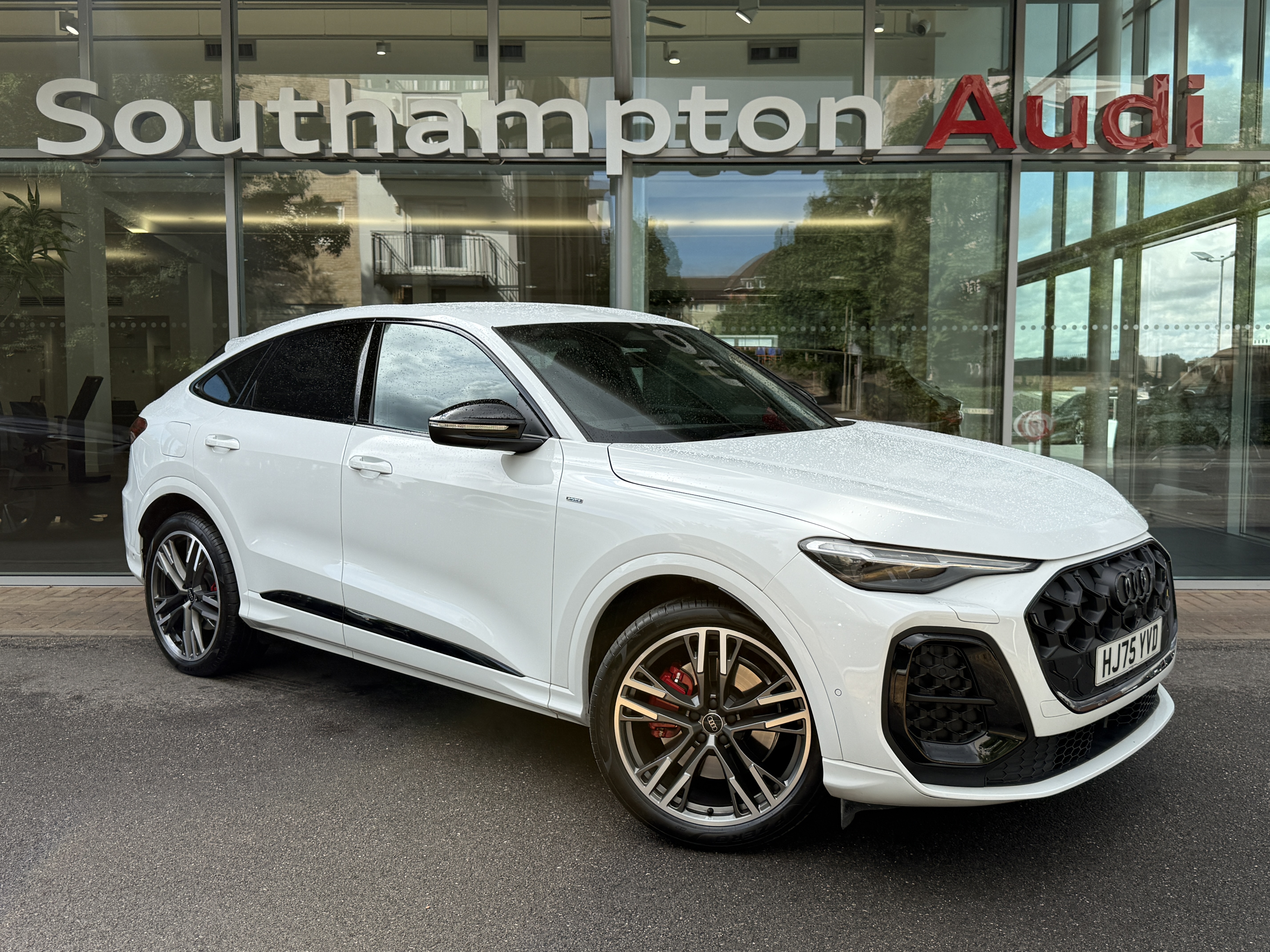 Main listing image - Audi Q5