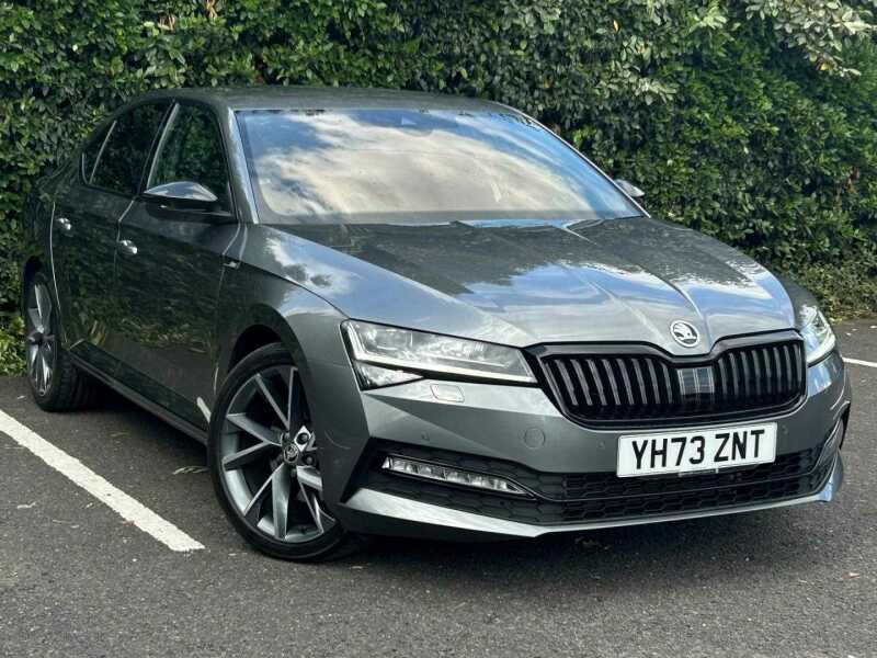 Main listing image - Skoda Superb