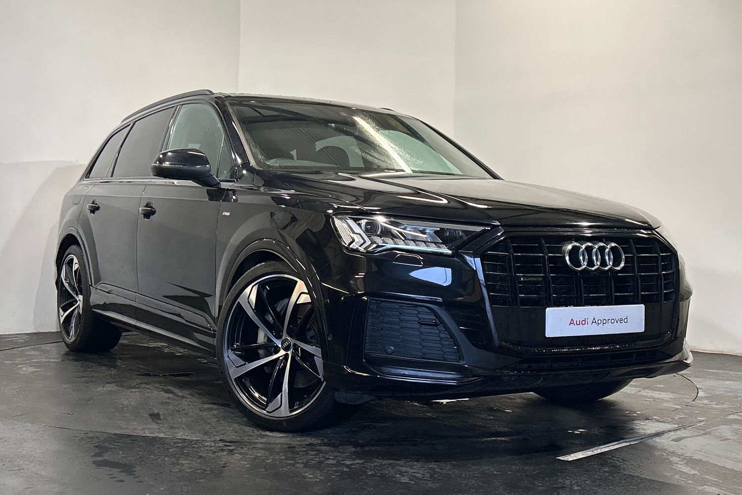 Main listing image - Audi Q7