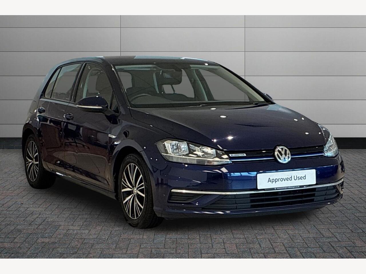 Main listing image - Volkswagen Golf