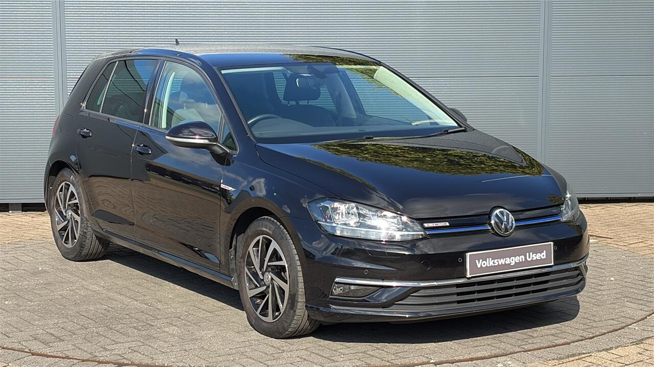 Main listing image - Volkswagen Golf
