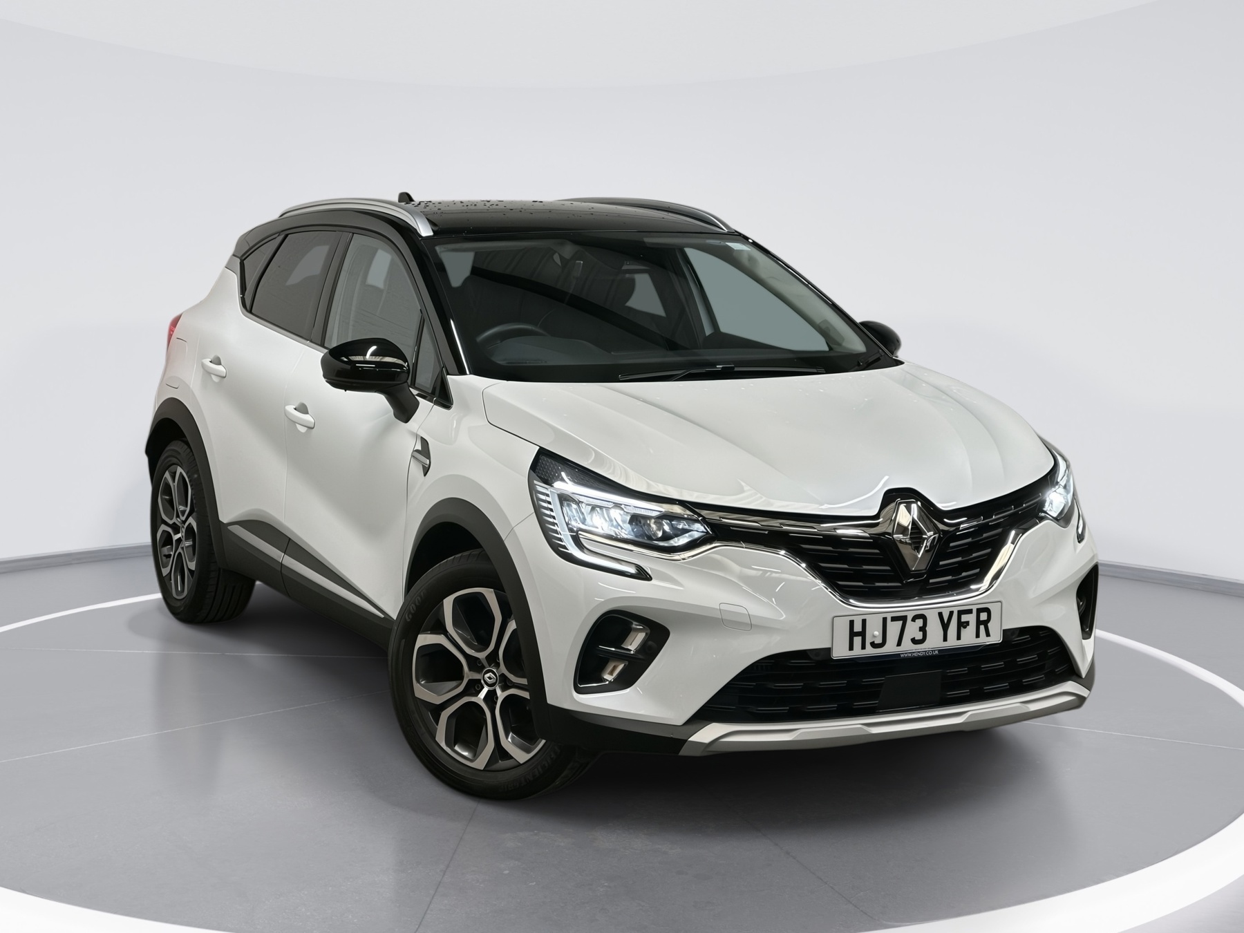 Main listing image - Renault Captur