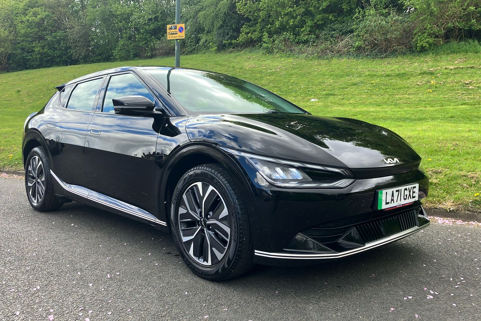 Main listing image - Kia EV6